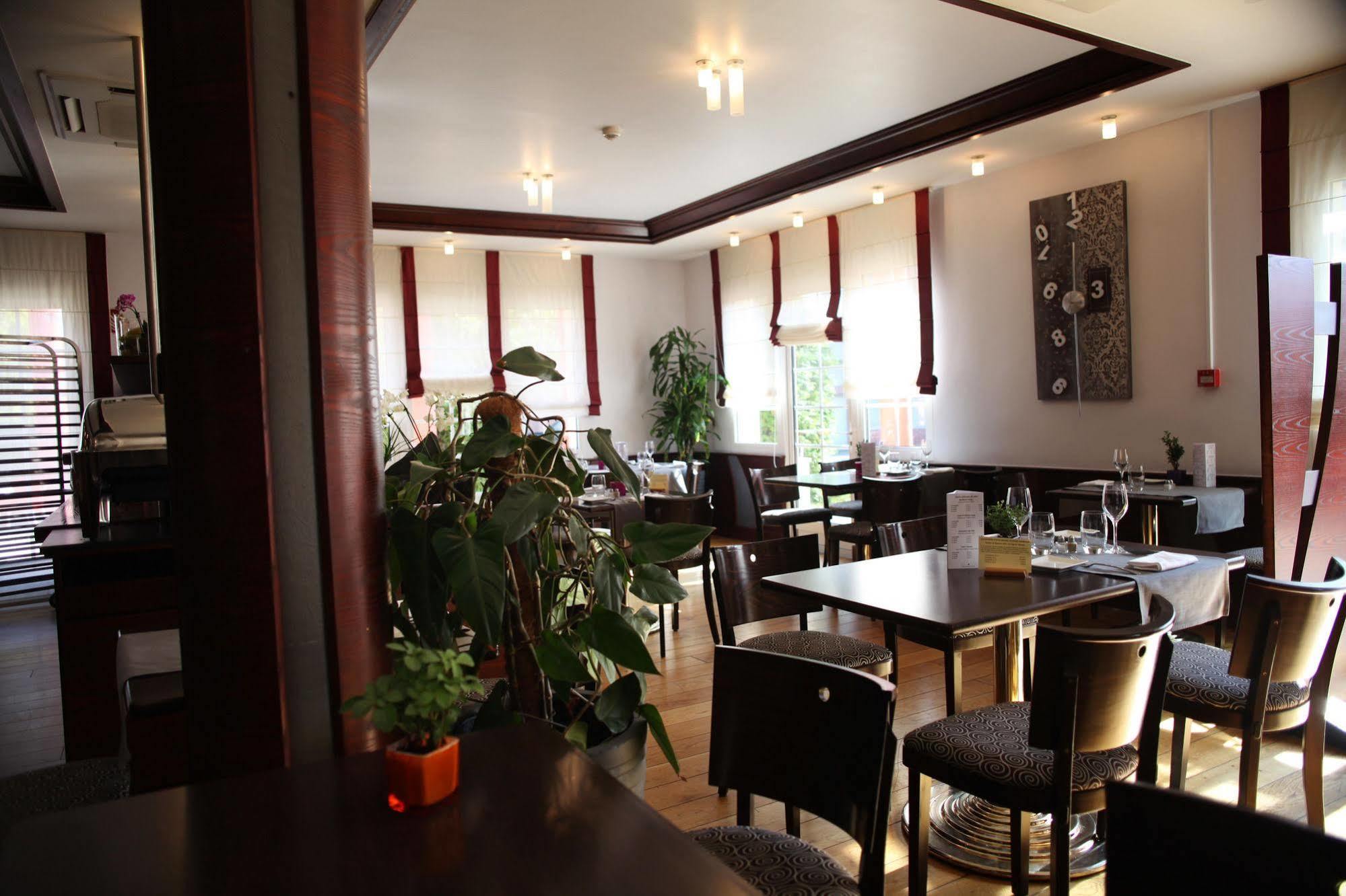 Cottage Logis Hotel - Restaurant Dudelange Eksteriør billede