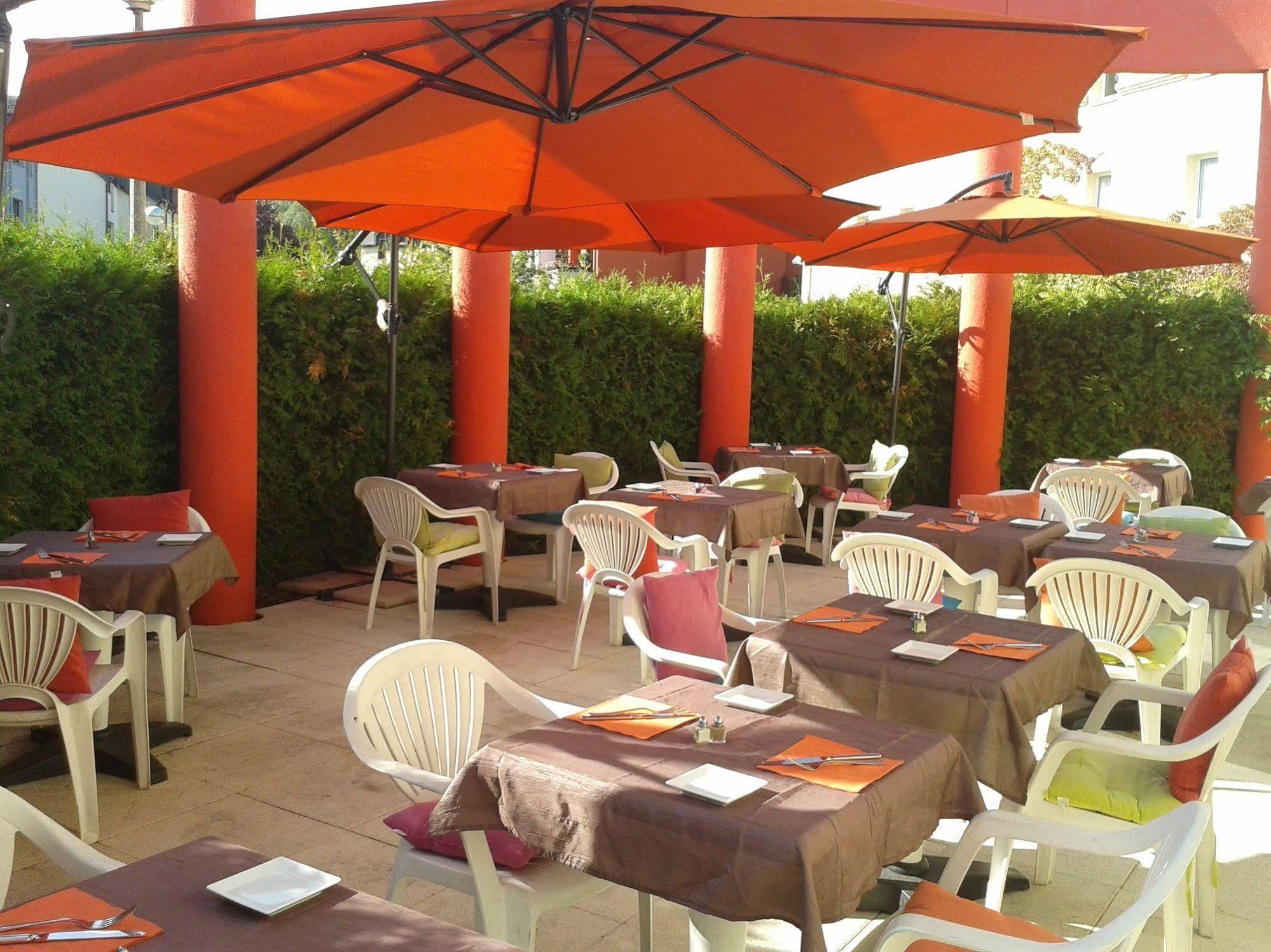 Cottage Logis Hotel - Restaurant Dudelange Eksteriør billede